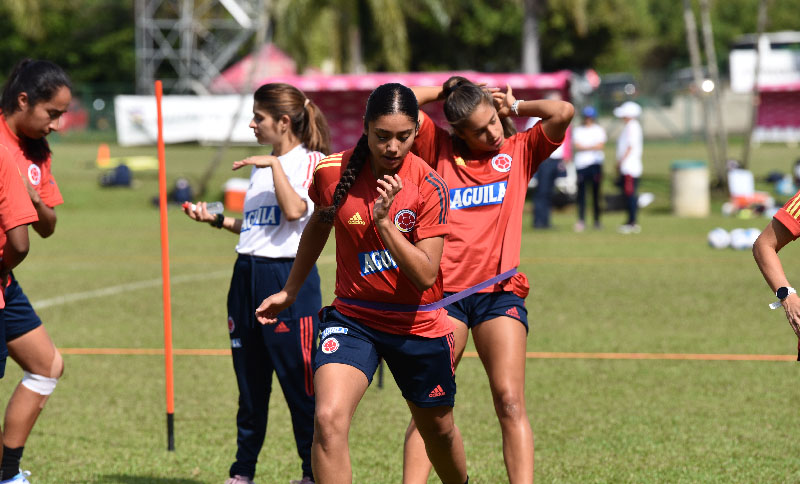 mujeres haciendo deporte