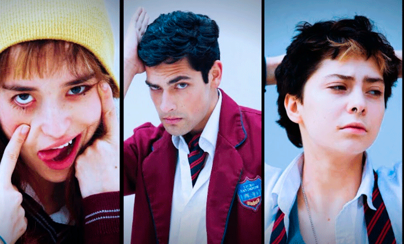 Tres adolescentes de colegio