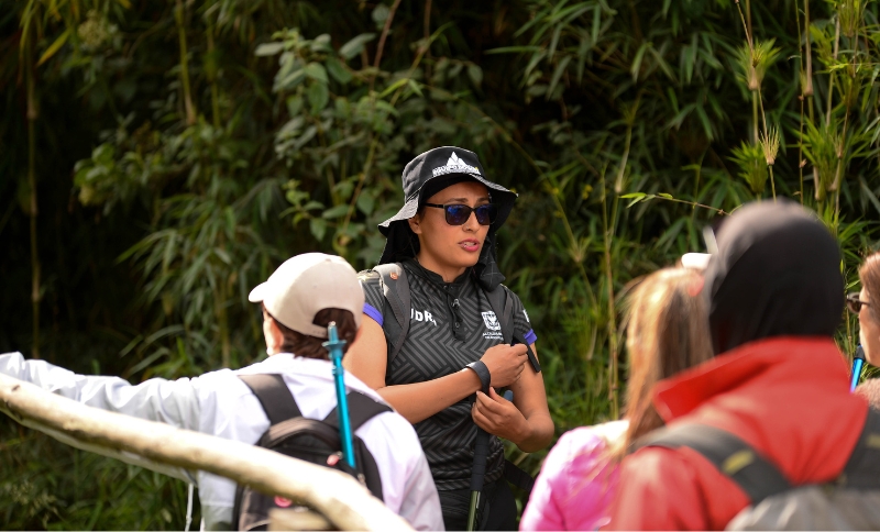 Personas en una caminata ecológica