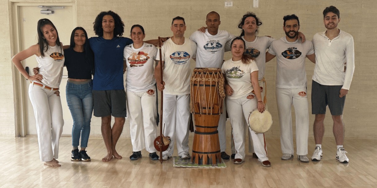 Foto equipo de capoeira.