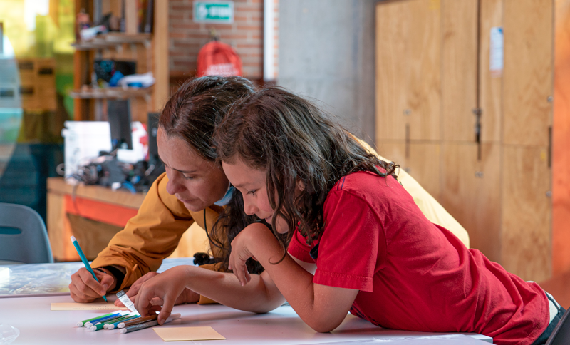 Collage de ciencia ficción BibloRed