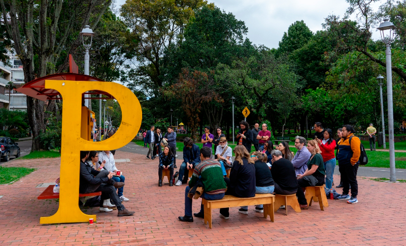 Creación de cohetes con Bichos Team