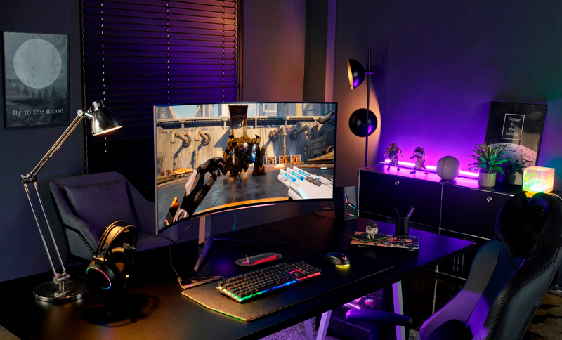 Cuarto con un equipo de computo 