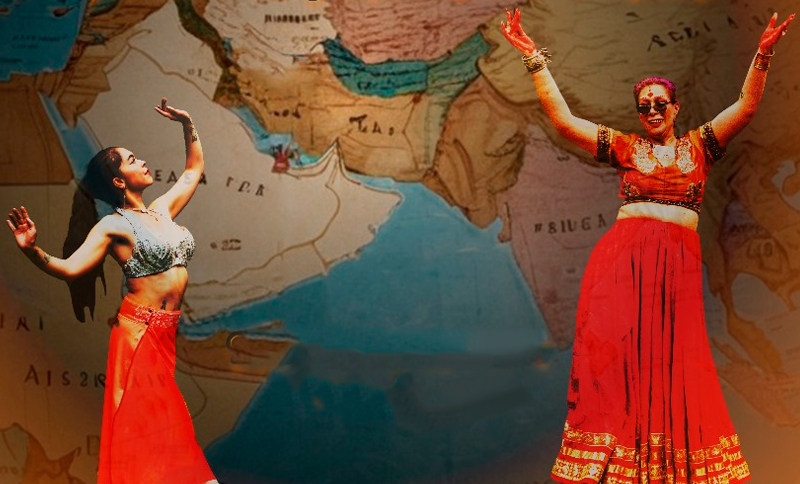 Mujeres danzando con las manos arriba