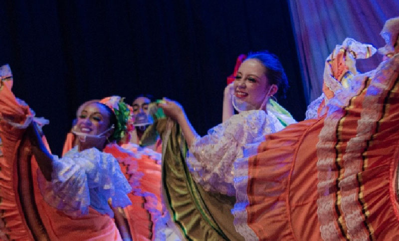 mujeres danzando
