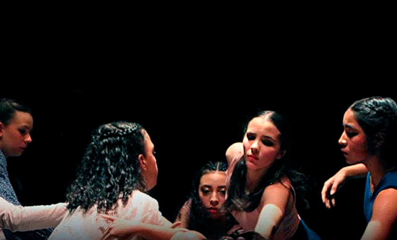Mujeres danzando