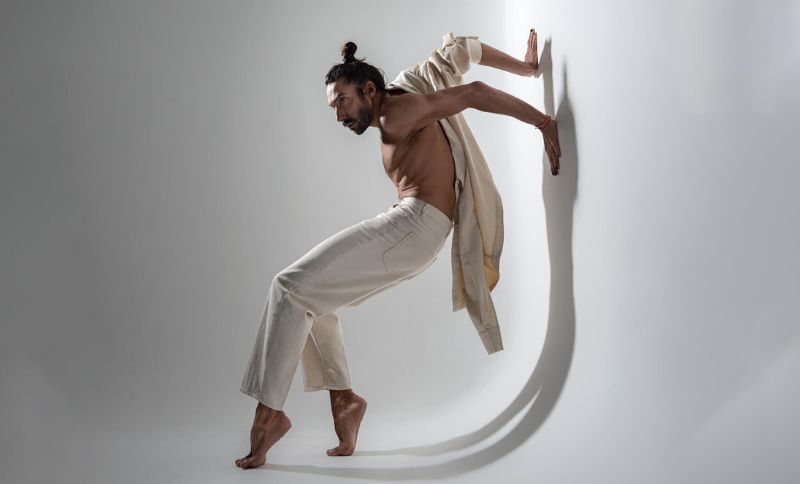 Bailarín Eduardo Guerrero en escena