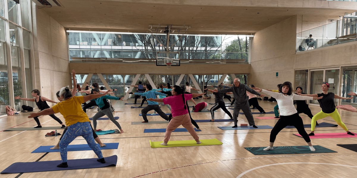 Personas haciendo ejercicio.