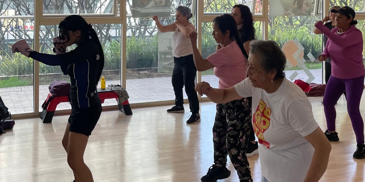 Personas haciendo ejercicio.