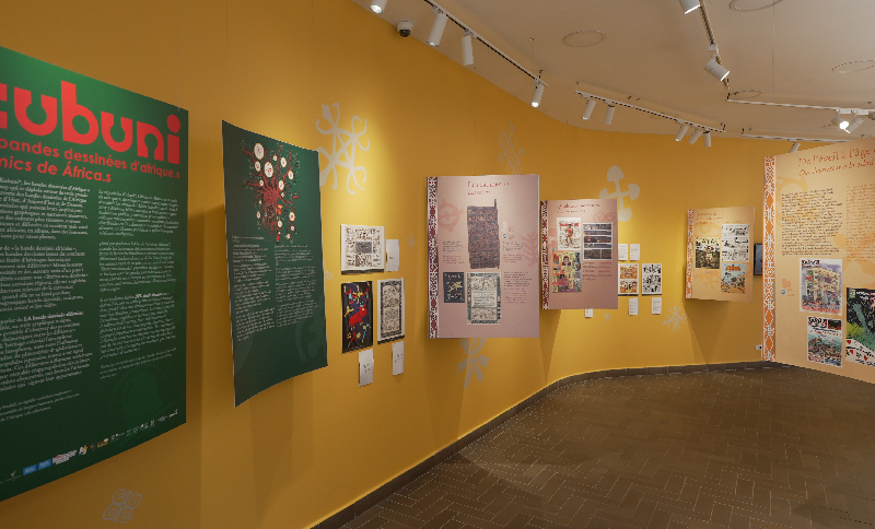 Exposición en una biblioteca