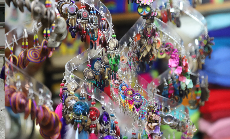 Exhibición de aretes