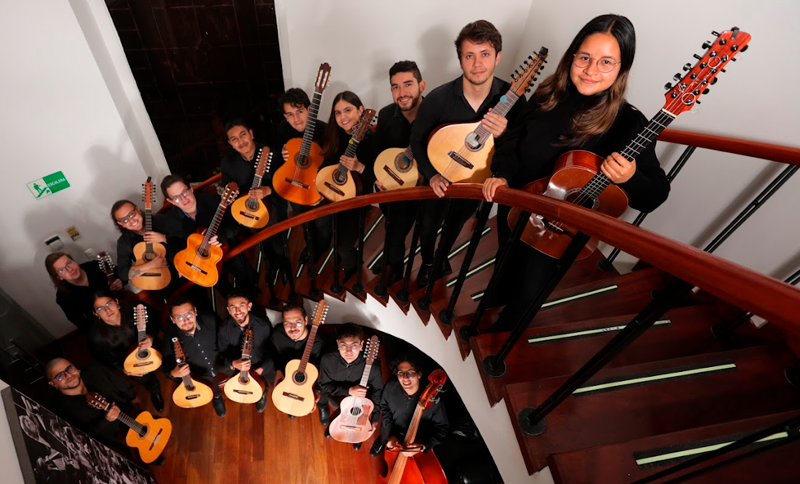 "Manos brujas" con la Filarmónica de Música Colombiana