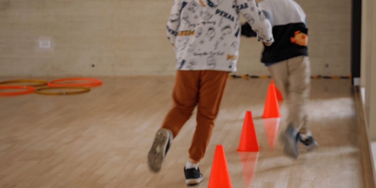 Foto de niños jugando.