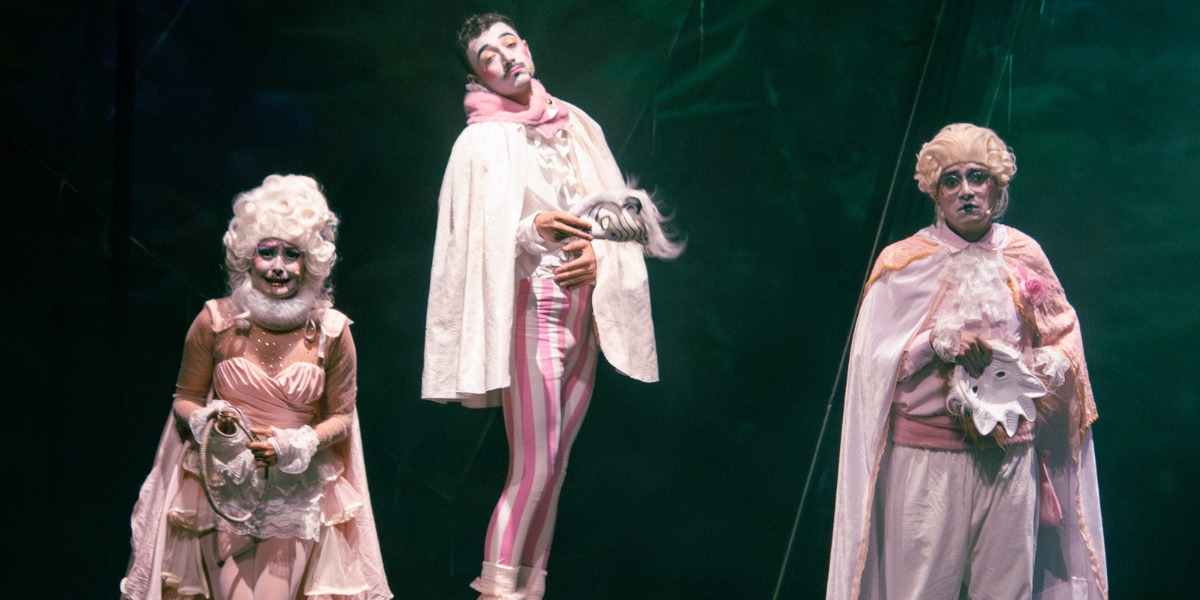 Escena de paraísos rosa