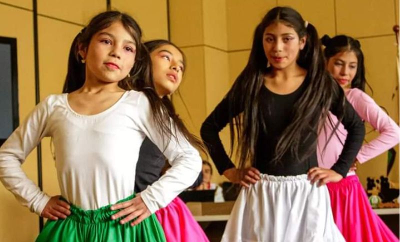 Niñas bailarinas en escena