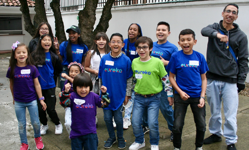 Grupo de niñas y niños de Generación Eureka