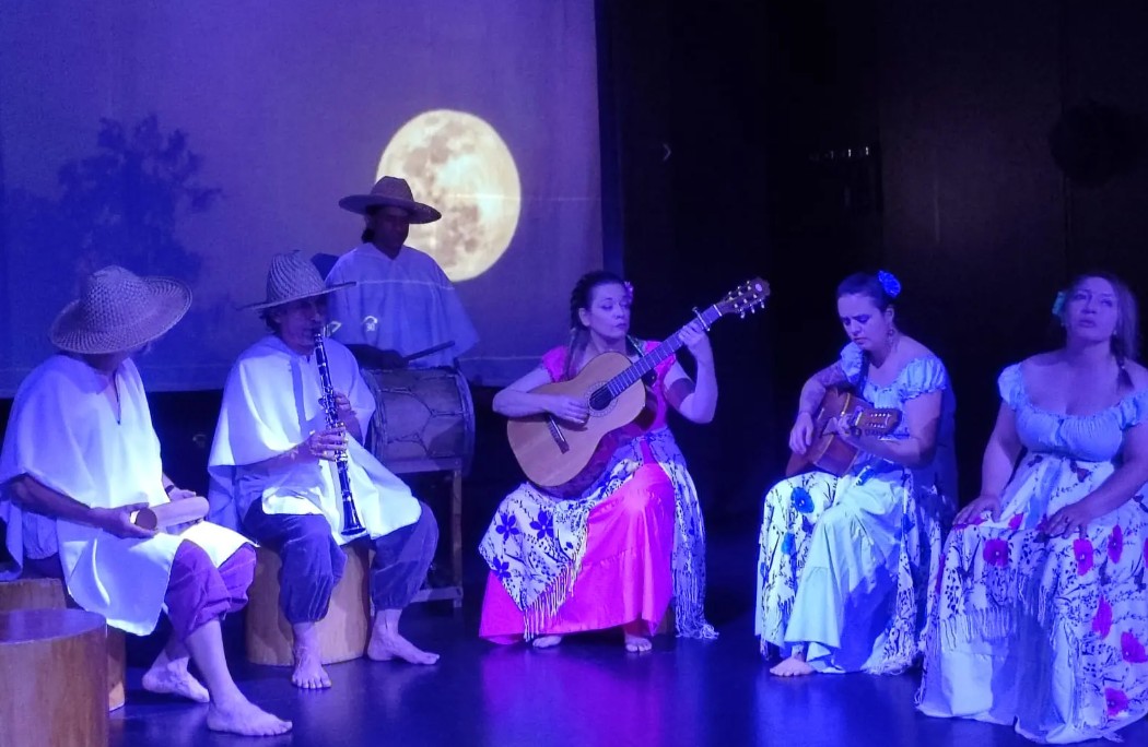 El Canto del Desarraigo, Grupo TEF