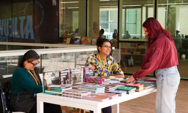 Programación de La Vuelta 2025: en diciembre Bogotá se convierte en la capital del libro independiente    