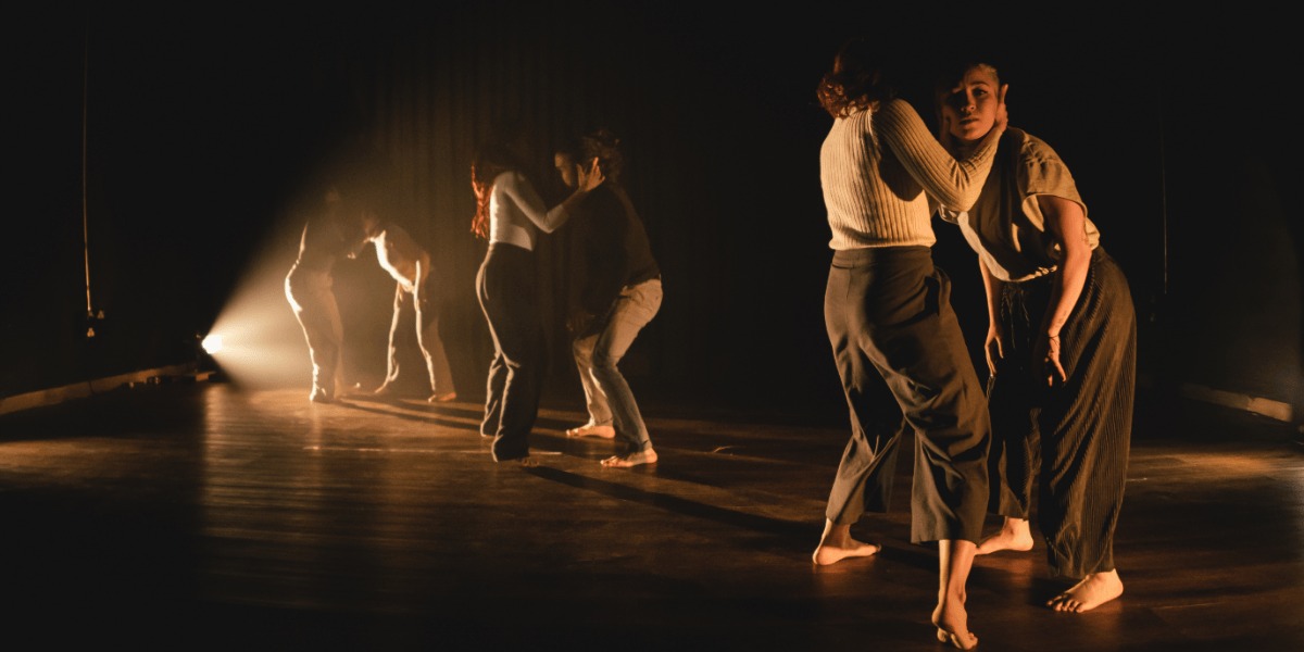 Escena de danza contemporánea.