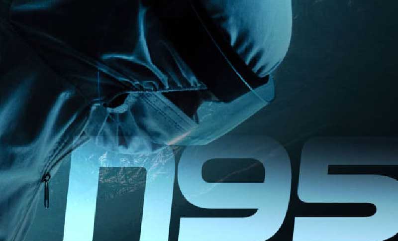 persona con una mascarilla mirando hacia el piso