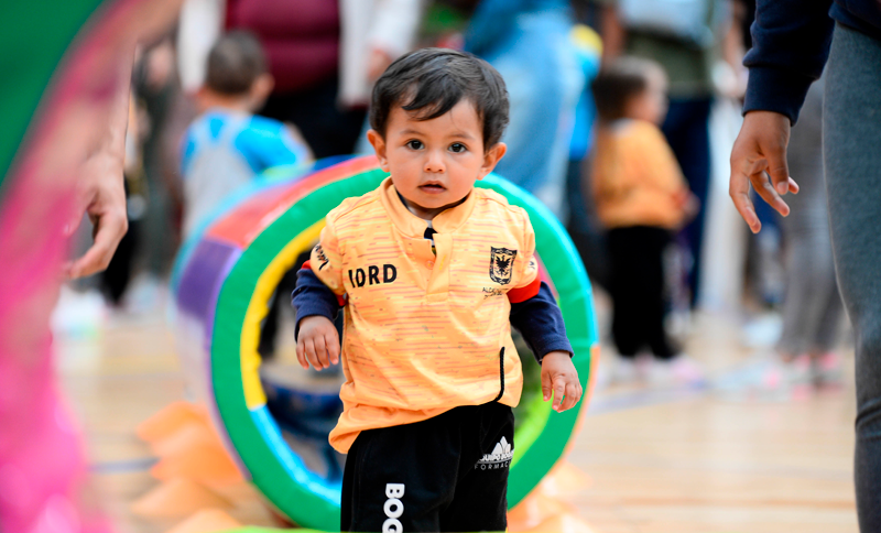 Niño en una carrera 