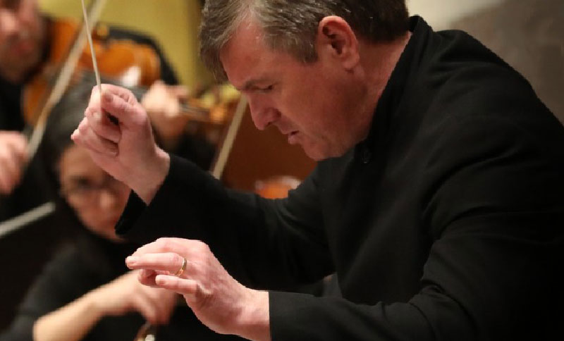 Director Orquesta Filarmónica de Bogotá