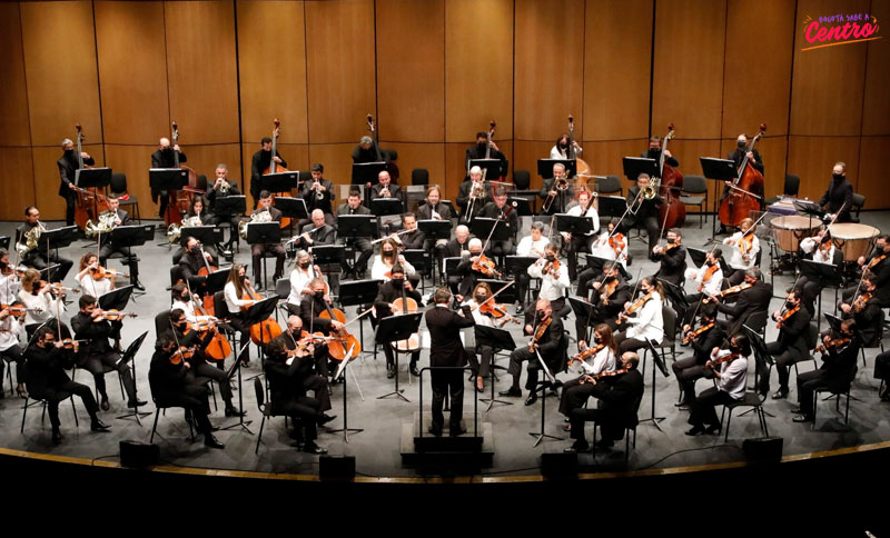 Orquesta Filarmónica de Bogotá en un escenario