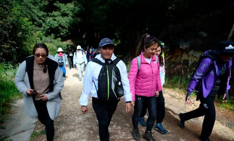 Caminata en Parque Entre Nubes