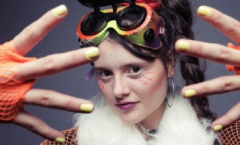 Mujer mostrando las manos