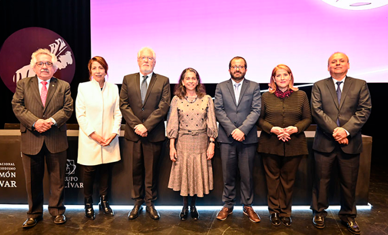 Personas premiadas en el evento: Premio Nacional de Periodismo