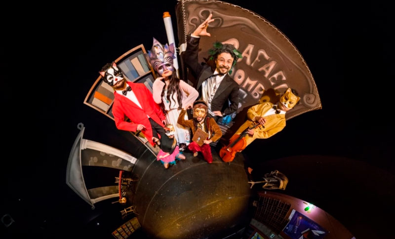 Obra de Teatro: Poemario ilustrado del poeta coronado