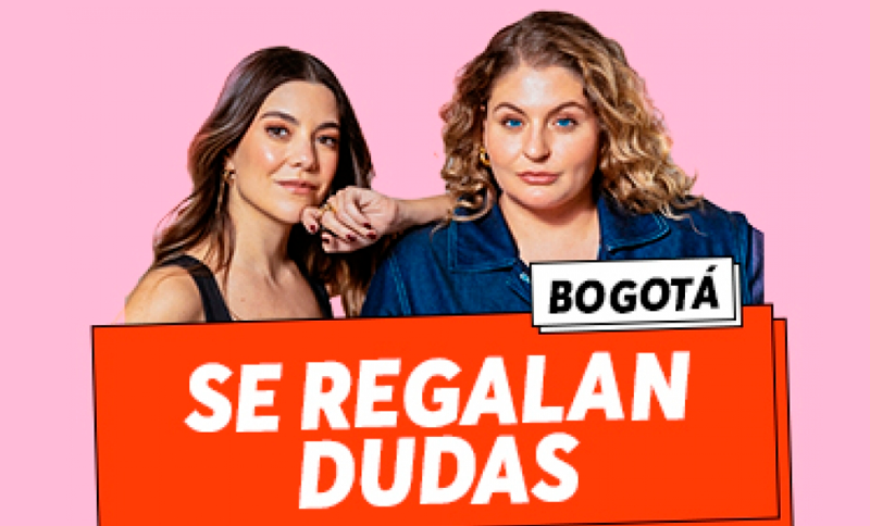 Dos mujeres mirando a la cámara. Lety y Ash.