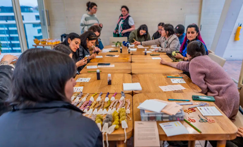 Crea, explora y aprende en los Talleres CREA
