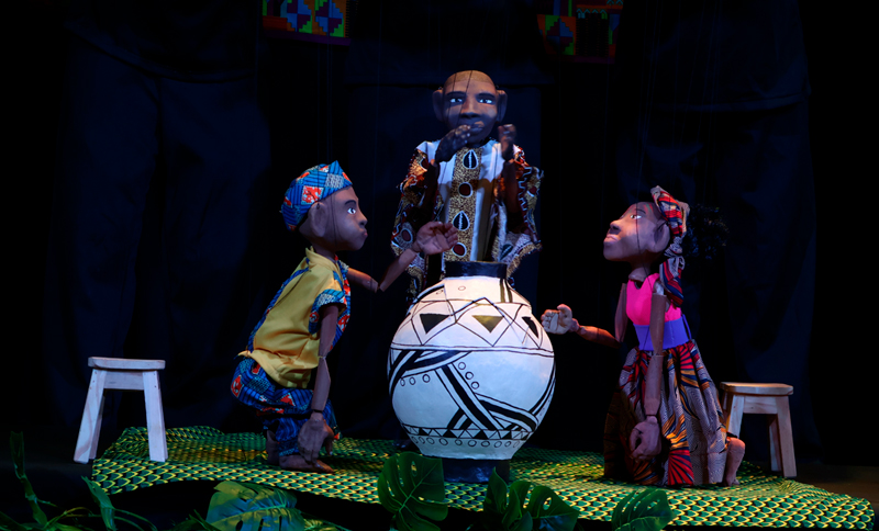 Marionetas en el Teatro Hilos Mágicos