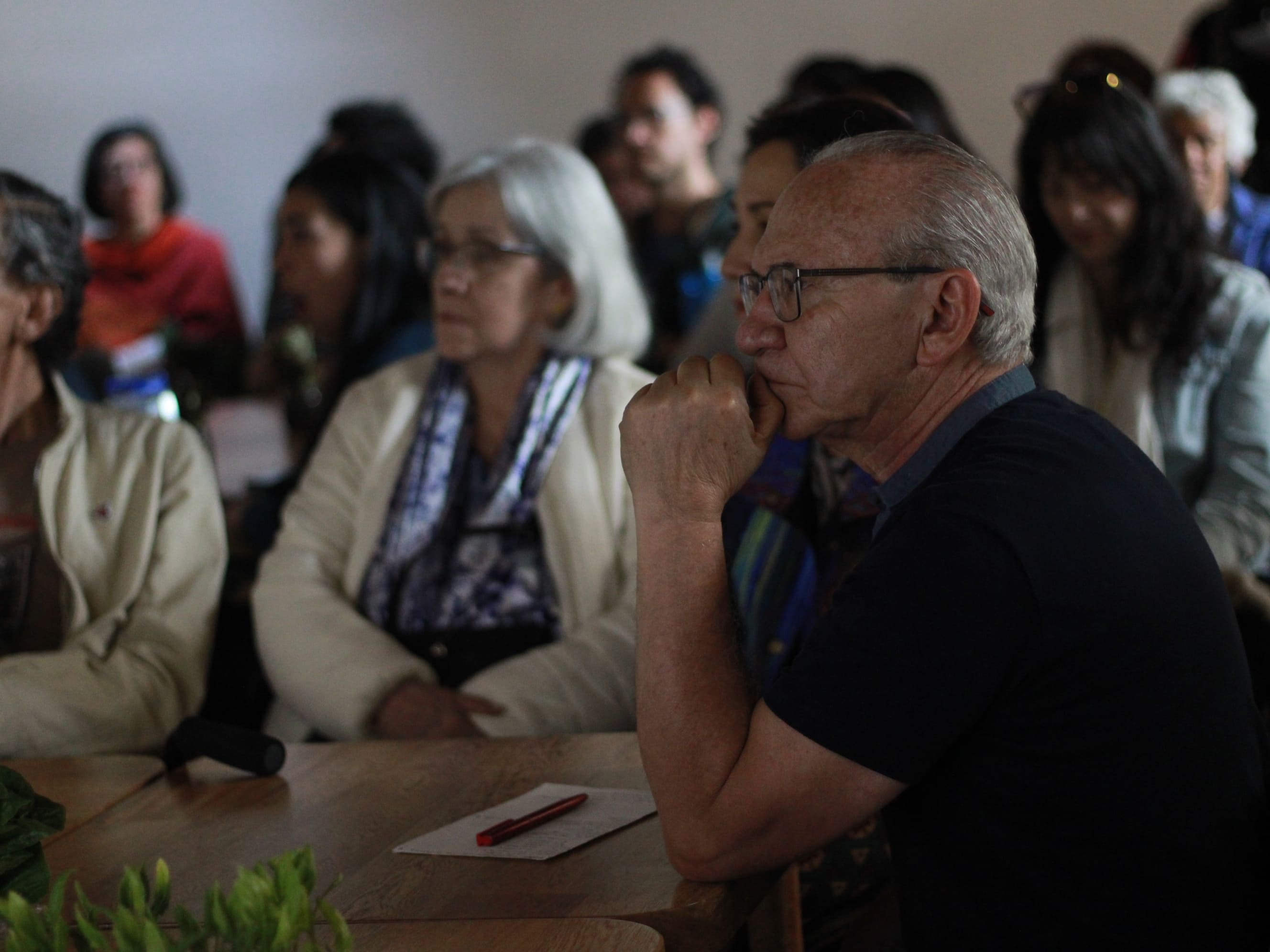 Personas en taller