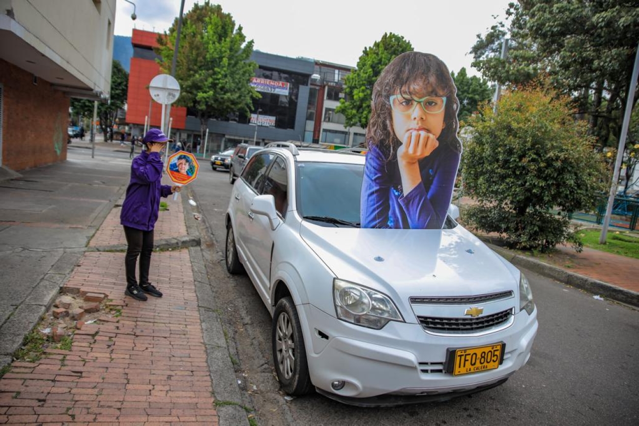 Carro mal parqueado