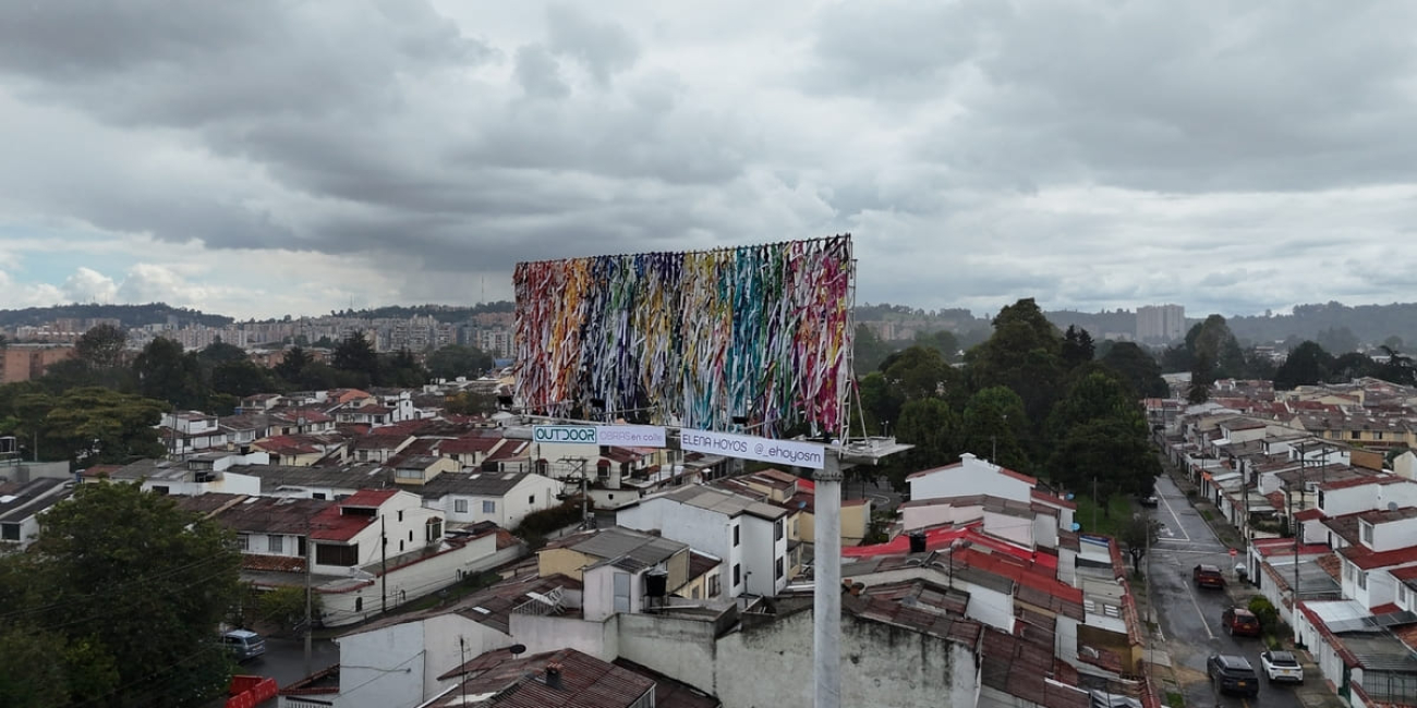 valla en espacio público