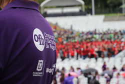 niños en escenario