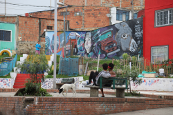 Mural en pared de barrio en Ciudad Bolívar