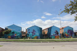 Murales sobre pared de conjunto residencial