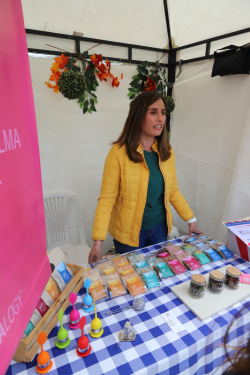 emprendedora en stand