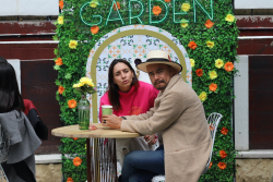 Visitantes en feria del millón