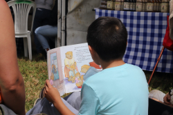 niño leyendo