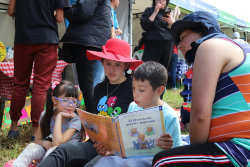 niños leyendo