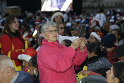 Adulto mayor en plaza de bolívar