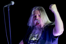 Rock al parque. artista en escenario