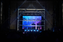 plaza iluminada en navidad