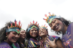 artistas en plaza de bolivar