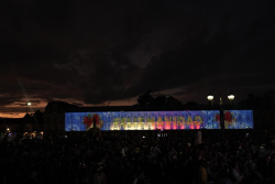 plaza iluminada en navidad