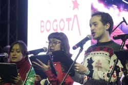 músicos en concierto navideño